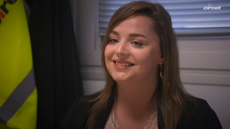 Caroline, assistante de production